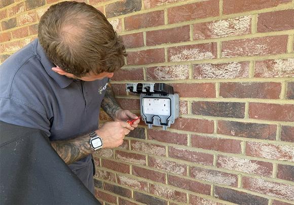 electrical socket repair