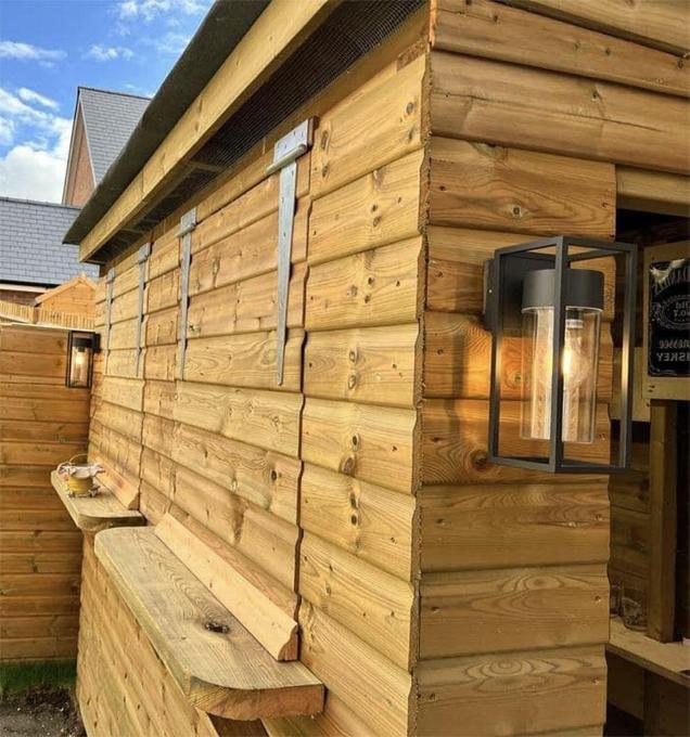 Lighting on garden bar