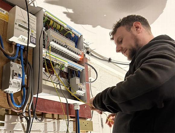 electrical consumer unit repair